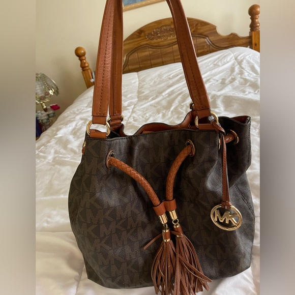 Michael Kors purse - Picture 1 of 4